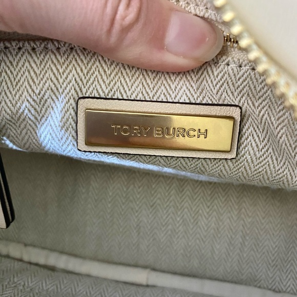 🌟Tory Burch Kira Small Chevron Quilted Camera Crossbody Bag - Picture 10 of 10